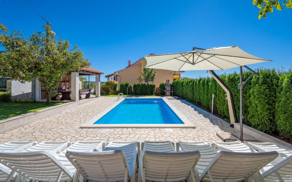 Lindar Villa | House Semy with private pool