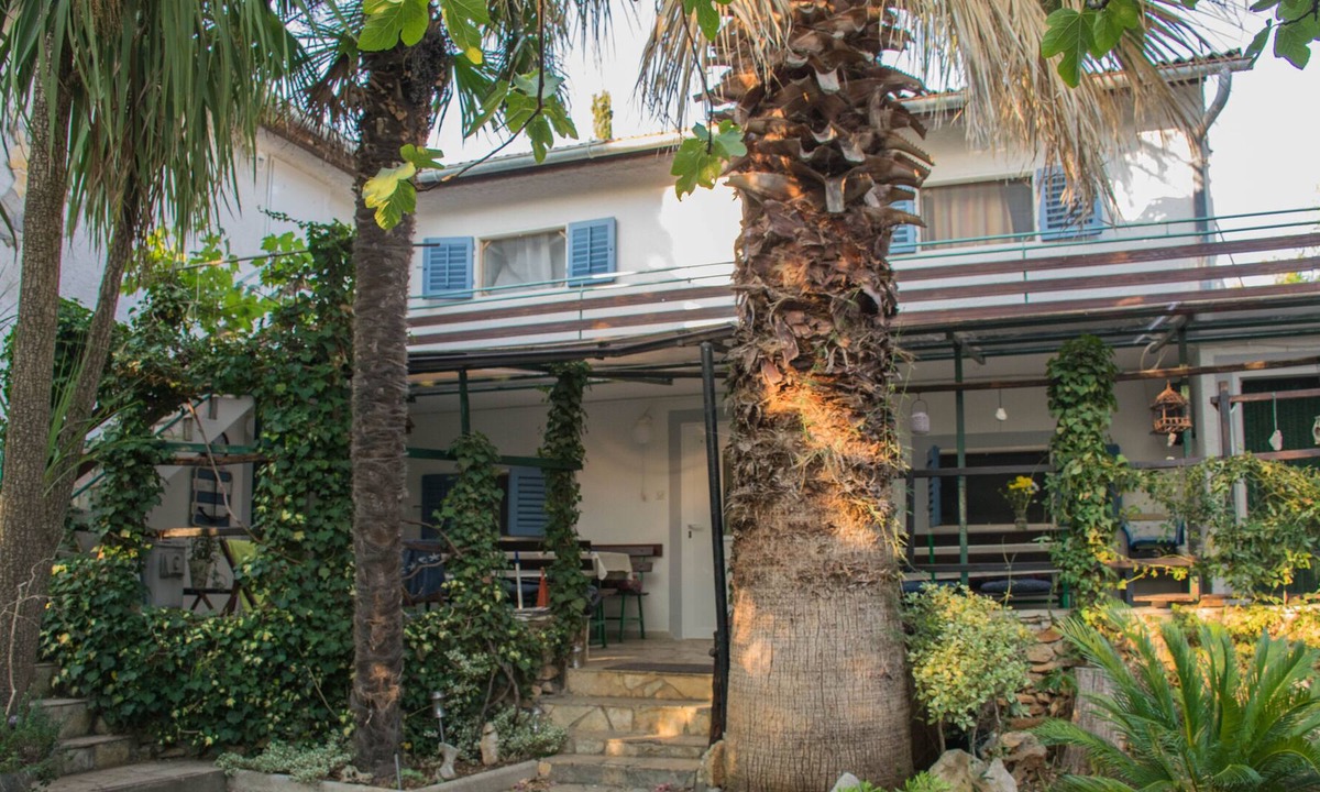 Punta Kriza House | House Villa Regina island Cres, only 70m from the sea