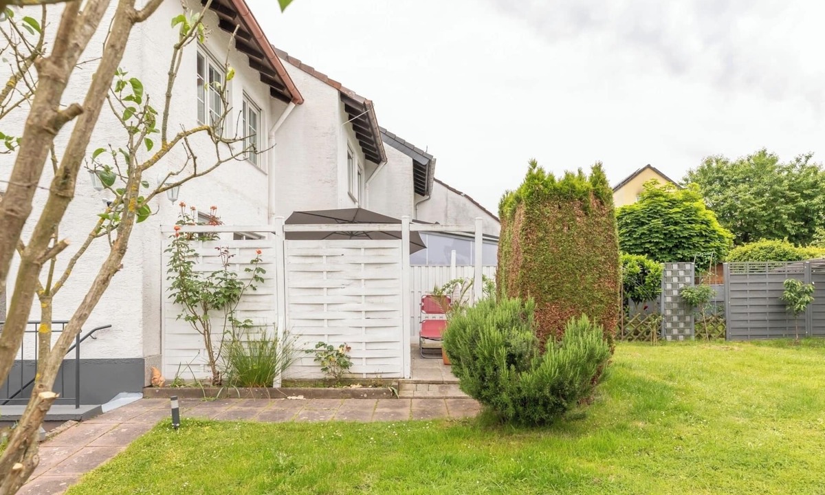 Dreieich House | House with a large garden & new remodeled kitchen