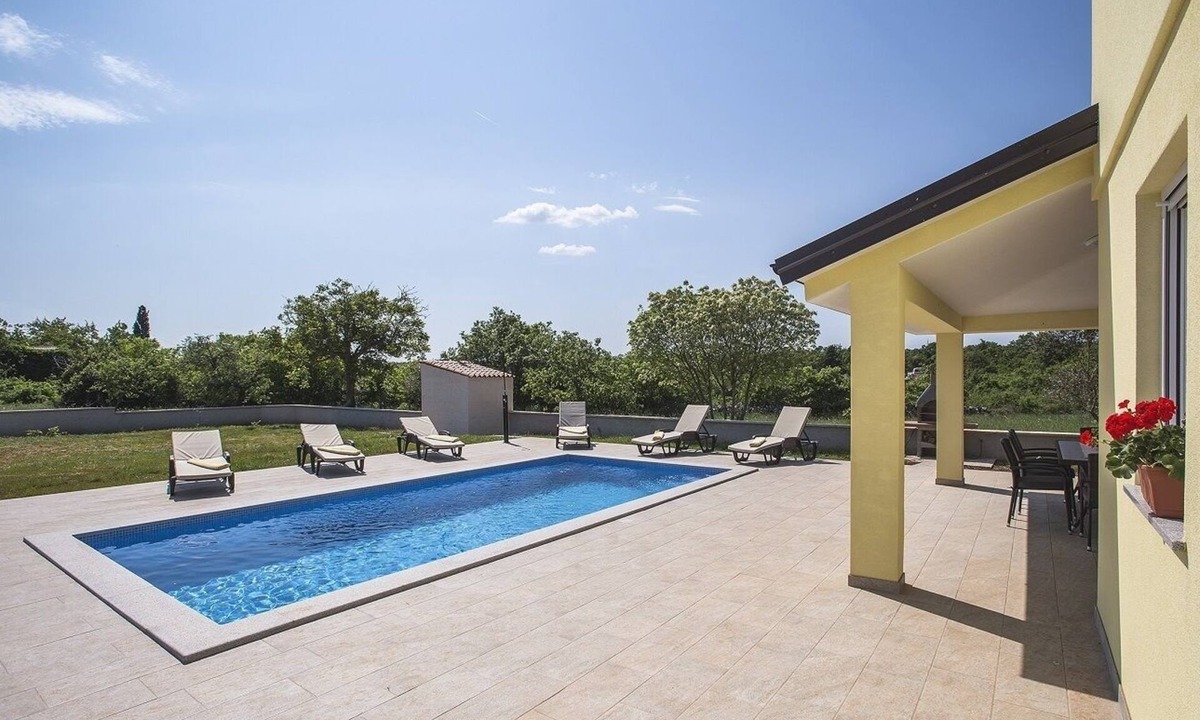 Filipana House | Impressive villa with private pool, children's playground