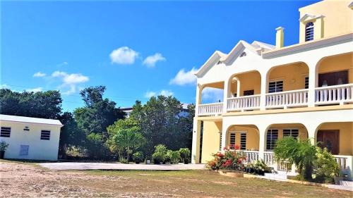 George Hill Apartment | Island Paradise Apartments