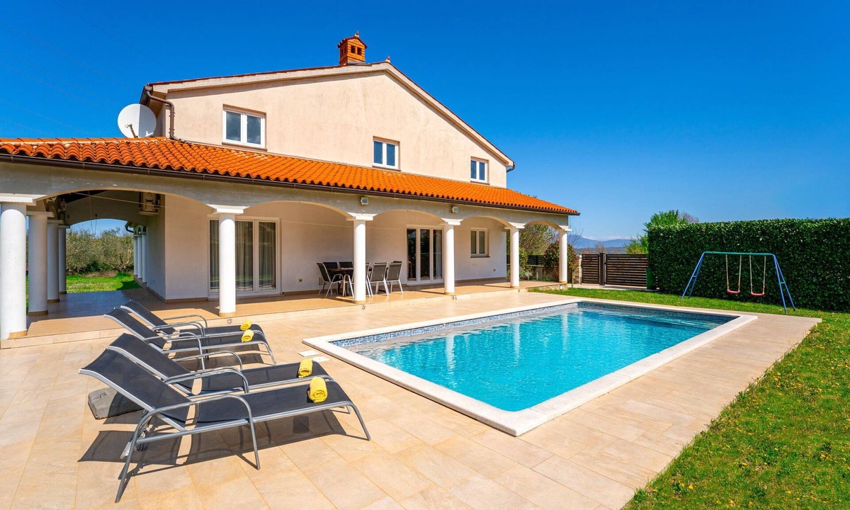 Melnica House | Kikaana by Interhome