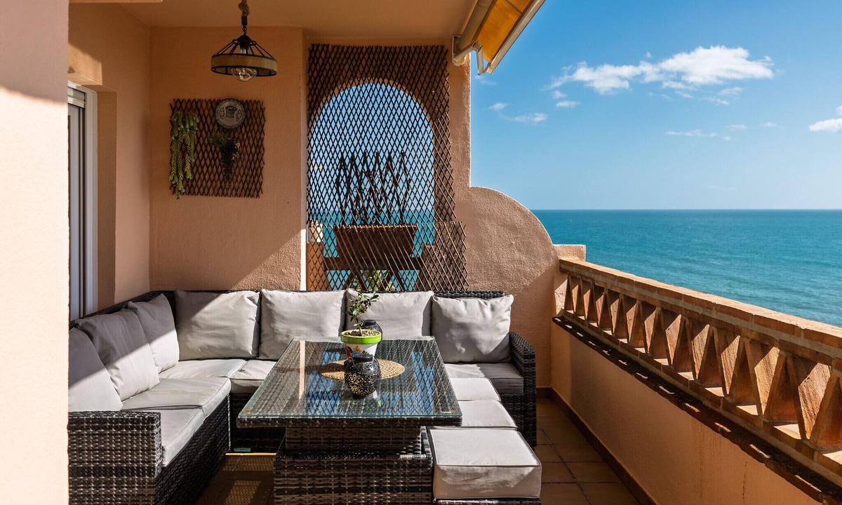 El Faro Apartment | La Joya Stunning Sea Views by Alfresco Stays