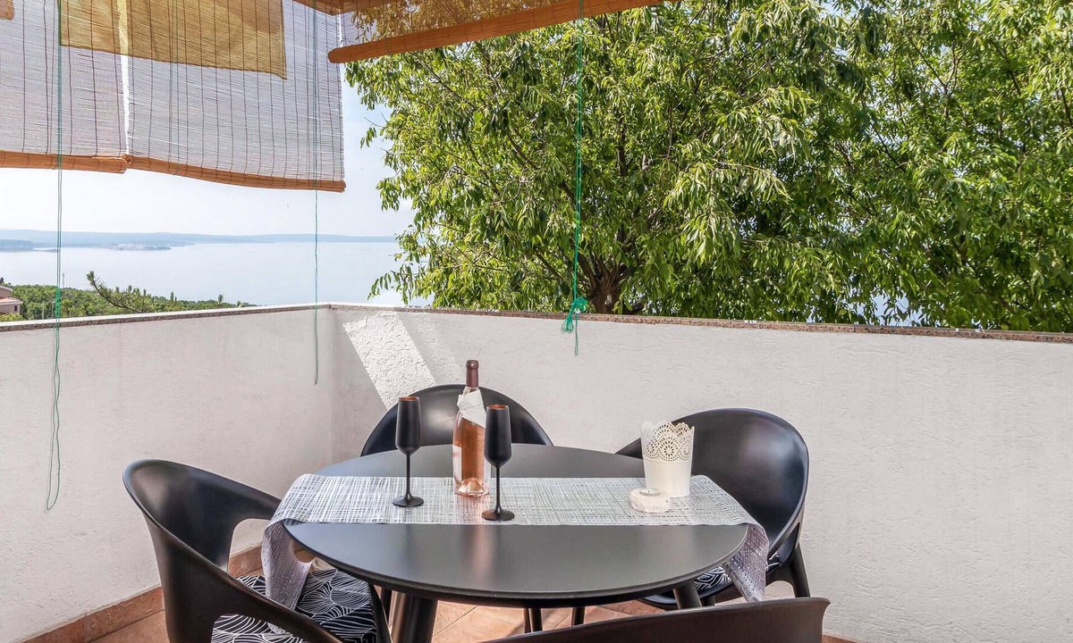Kostrena Apartment | Look forward to a vacation near the sea and nature in this comfortable vacation apartment.