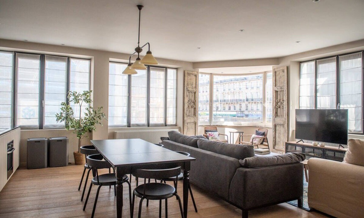 Lower Town Apartment | Lovely 1BD Apt in Brussels city centre, sleeps 4