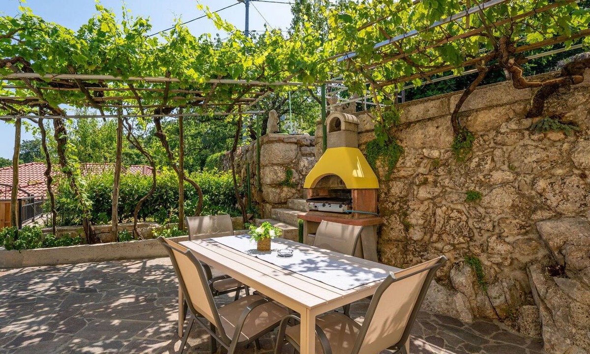 Tulisevica Apartment | Lovely apartment for 5 people with WIFI, A/C, TV, terrace and panoramic view