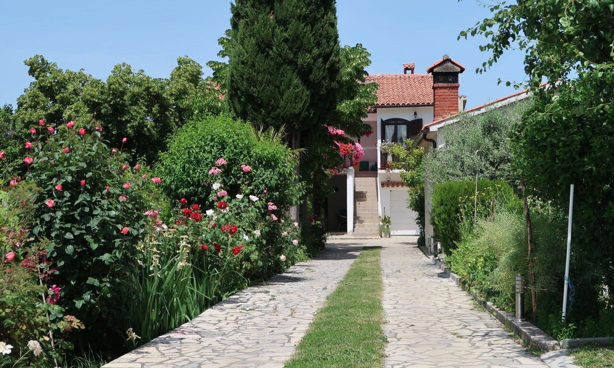 Ripenda Verbanci Apartment | Lovely apartment for 8 guests with A/C, WIFI, terrace and pets allowed