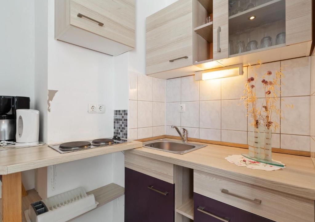 Jadranovo Apartment | Lovely Apartment in Jadranovo near Town Center