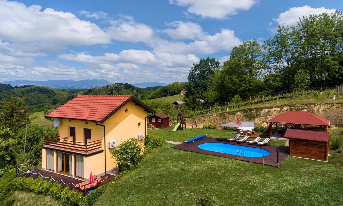 Pusca House | Lovely home in Bobovec Rozganski