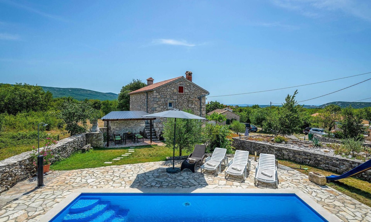 Trgetari House | Lovely home in Burjaki