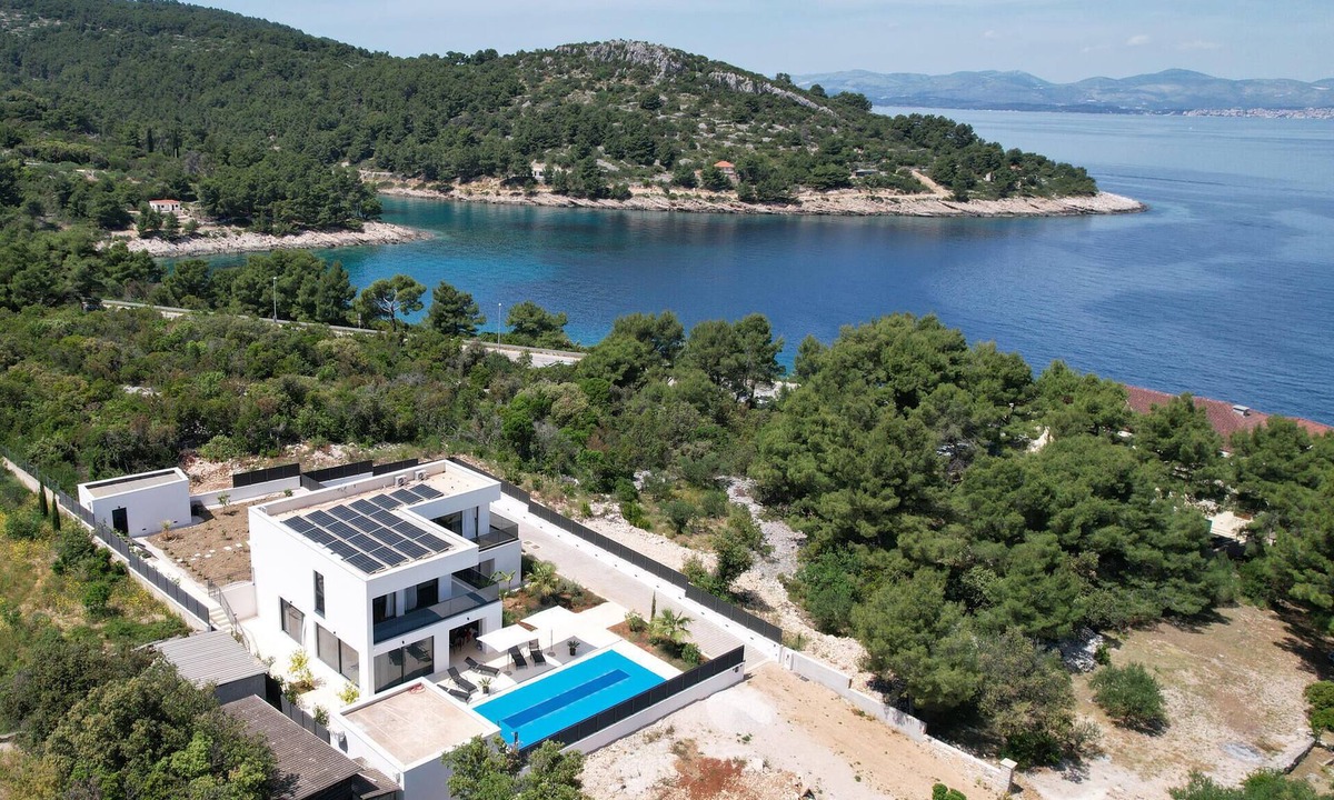 Rogac House | Lovely home in Rogac with sauna