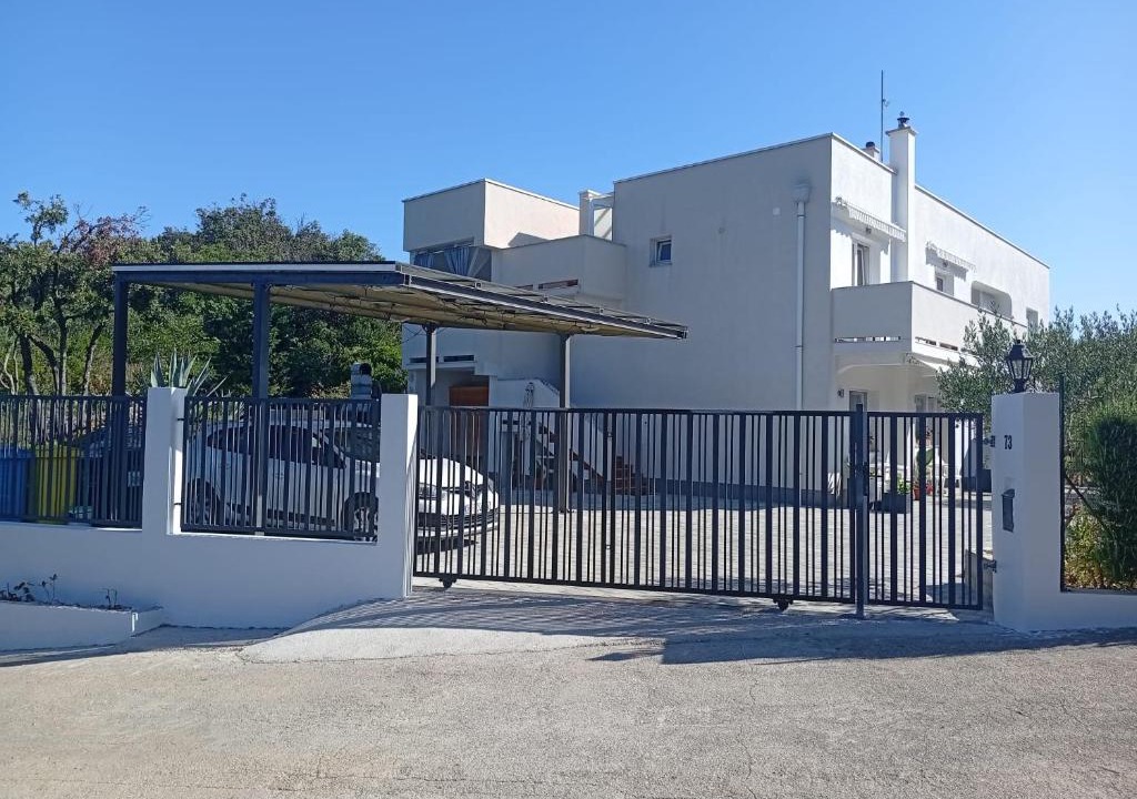Suha Punta Apartment | Lovorka Apartmani