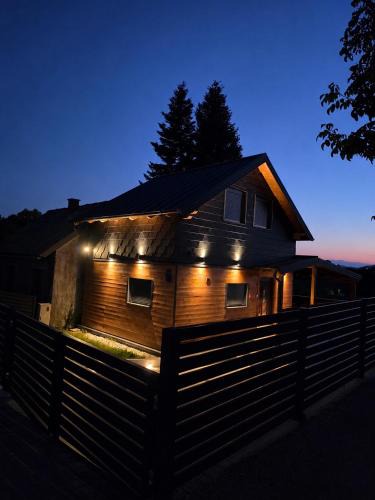 Jastrebarsko House | Luni Stay - Jacuzzi, Sauna & Nature Escape