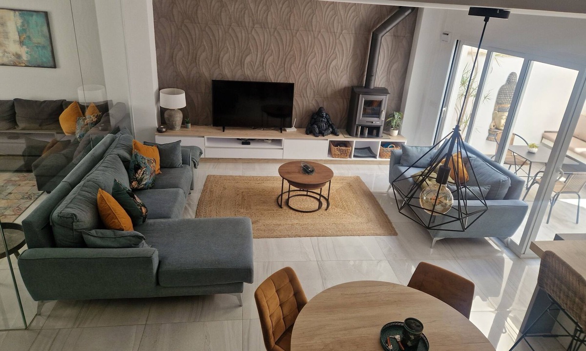 Nerja City Centre House | Luxurious 3/4 bedroom roof terrace house with Jacuzzi in Centre of Nerja
