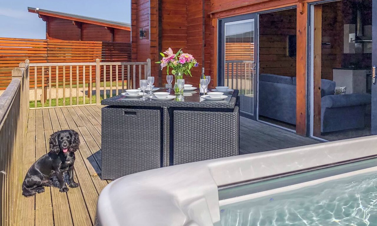 Withernsea Ski Chalet | Luxurious and contemporary Finnish log lodge.