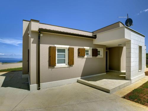 Kavran House | Luxurious Holiday Home with Pool in Kavran