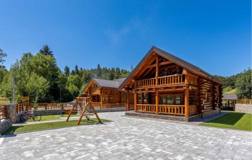 Sarsoni House | Luxurious Home In Fuzine With Sauna