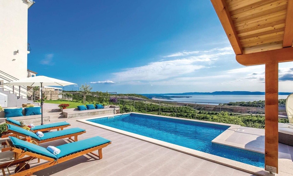 Praputnjak House | Luxurious home in Praputnjak