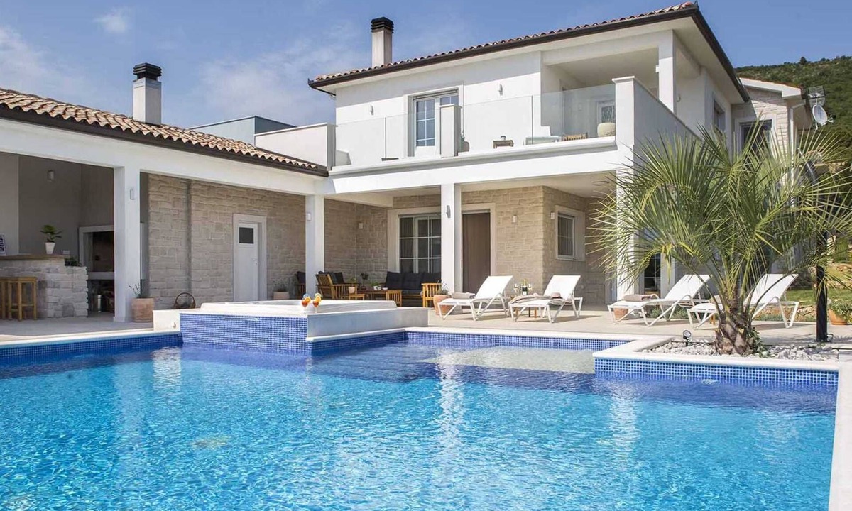 Viskovici Villa | Luxurious villa with infinity pool