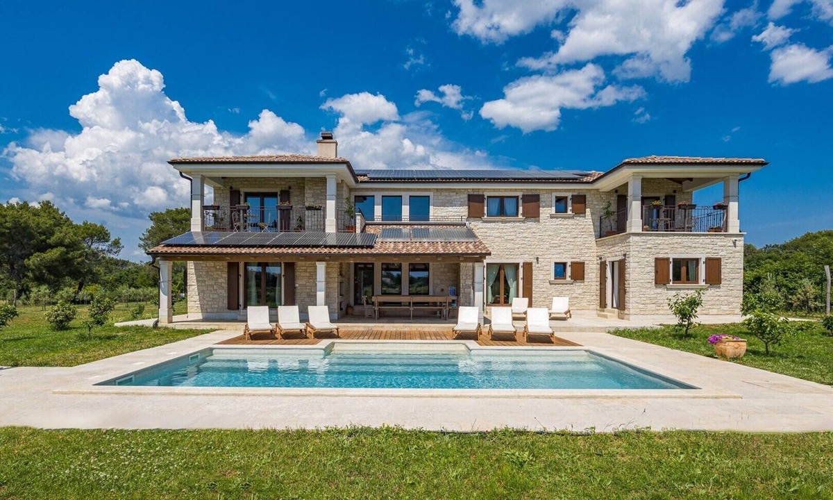 Galizana Villa | Luxury and Stylish Villa Campagna with sauna, private pool and beautiful garden