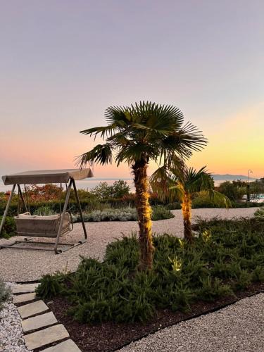 Poljane Apartment | Luxury Apartment St Hedonist with Pool and Garden