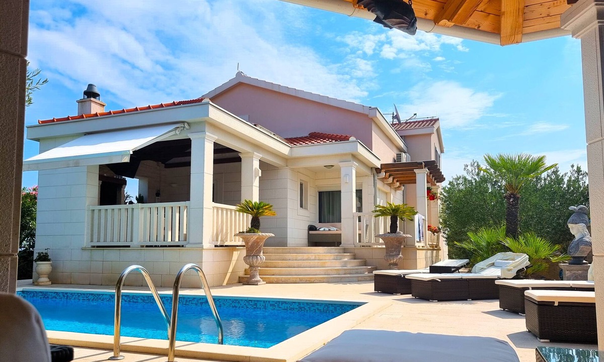 Necujam Villa | Luxury Family Villa Maslina with Pool - Šolta Island near Split
