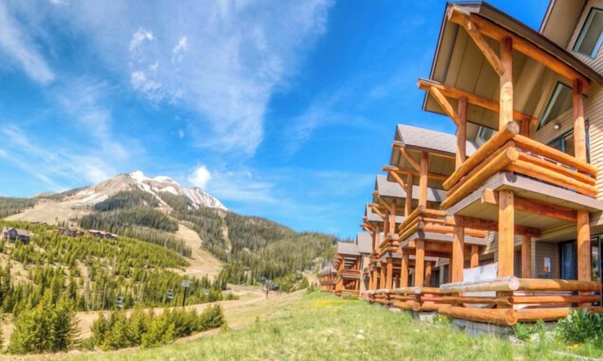 Saddle Ridge House | Luxury Moonlight Basin Townhome w/MT views, private hot tub, new bathrooms