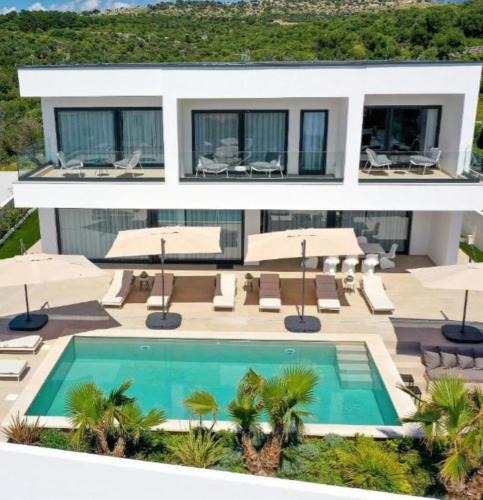 Jakisnica Villa | Luxury Villa 360 - private heated pool