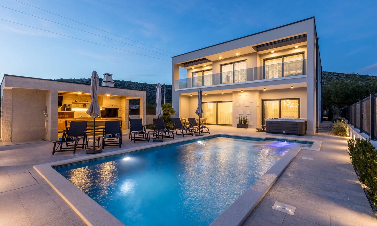 Marina Villa | Luxury villa Diana with heated pool, jacuzzi and sauna