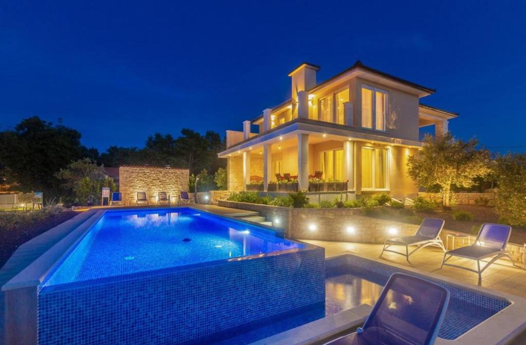 Milovcici Villa | Luxury Villa Roko