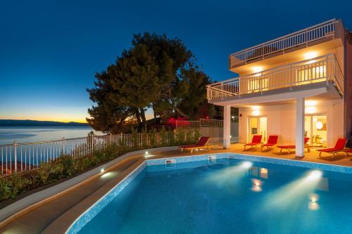 Medici Villa | Magnificent Villa with Pool, Hot Tub, Sea View, Sauna