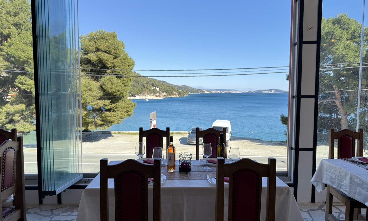 Marina Hotel | Max Gastro Beach House