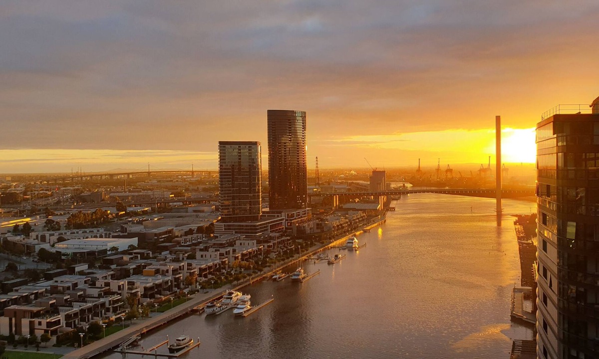 Docklands Apartment | Melbourne Lifestyle Apartments - Best Views on Collins