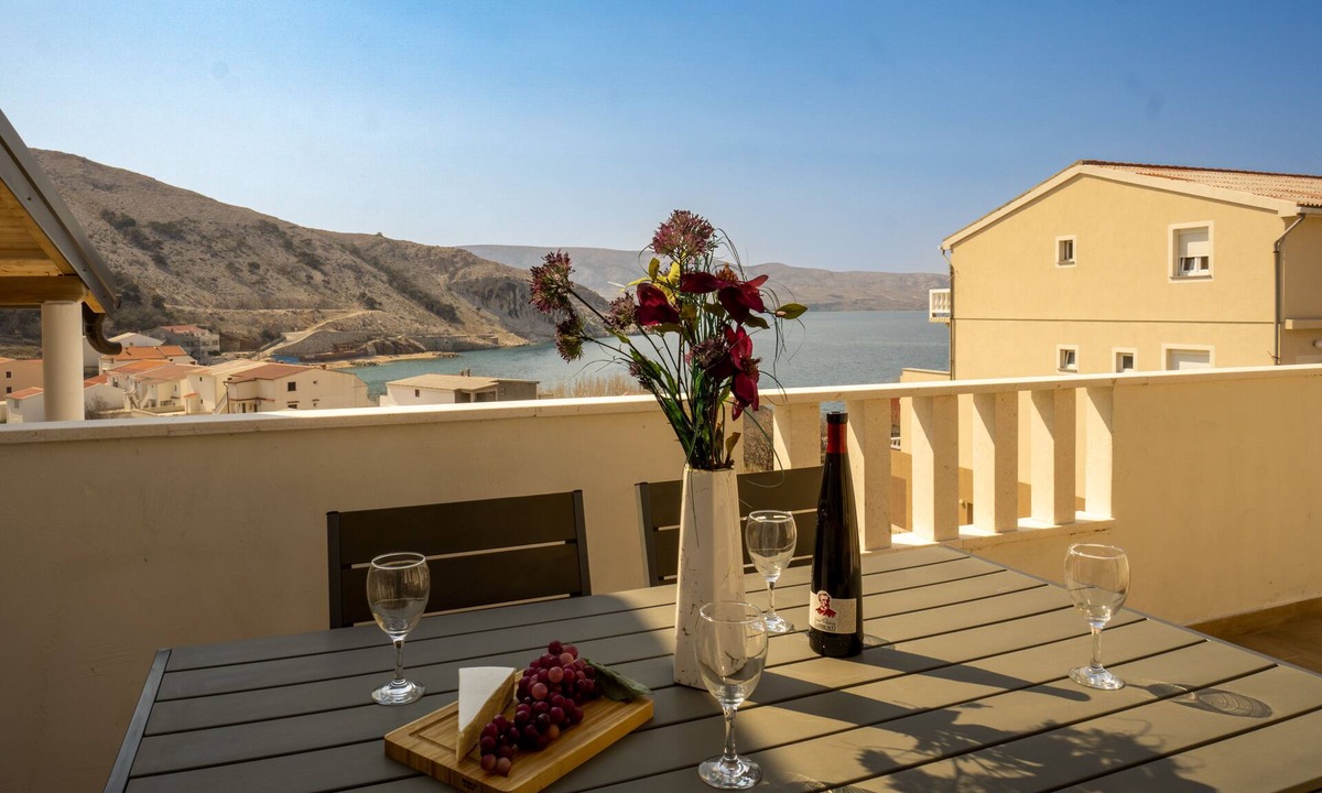 Metajna Apartment | Modern apartment with sea view