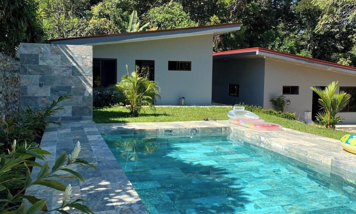 San Isidro de El General House | Modern Bungalow with Private Pool