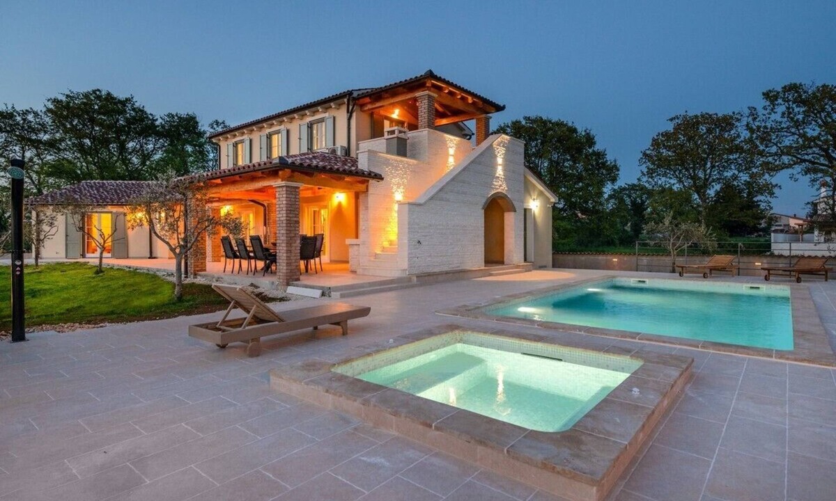 Kavran Villa | Modern, newly built villa located in Kavran