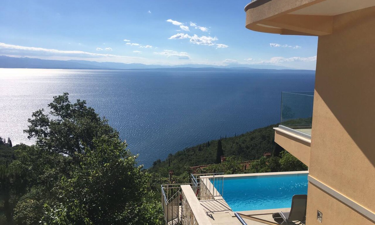 Medveja Apartment | Modern vacation apartment ★ - with panoramic sea views - for families and couples