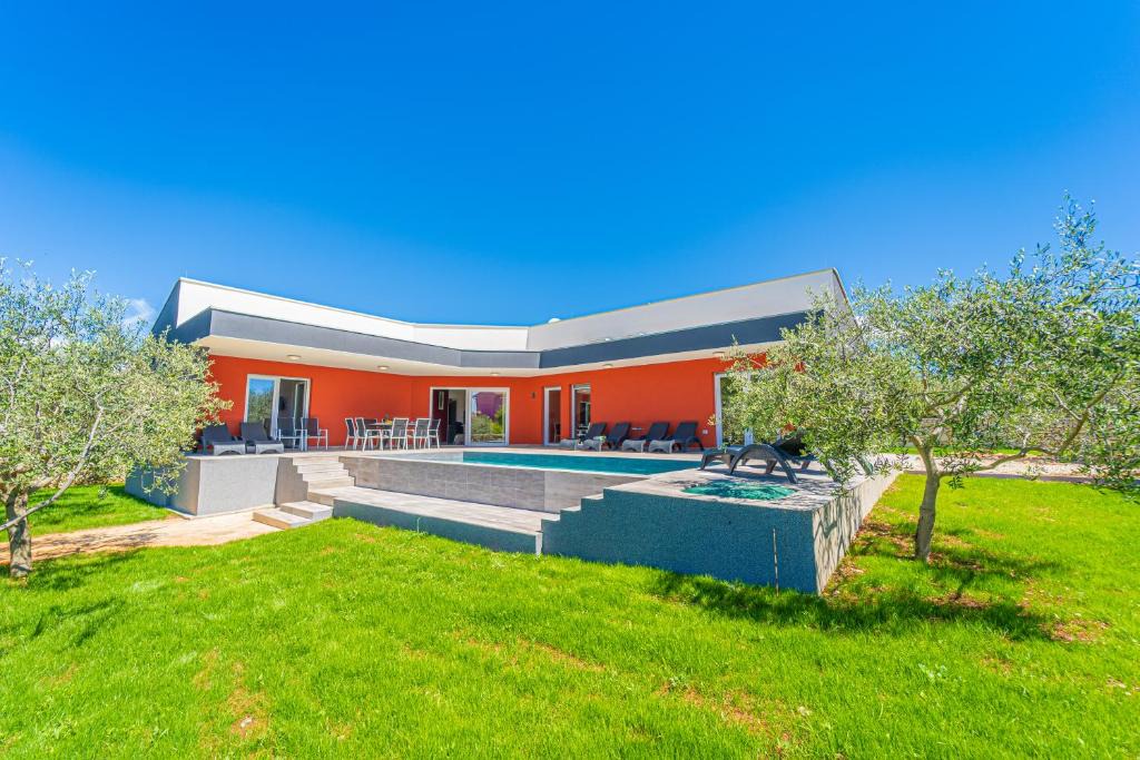 Krnica Villa | Modern villa with pool and terrace in Krnica