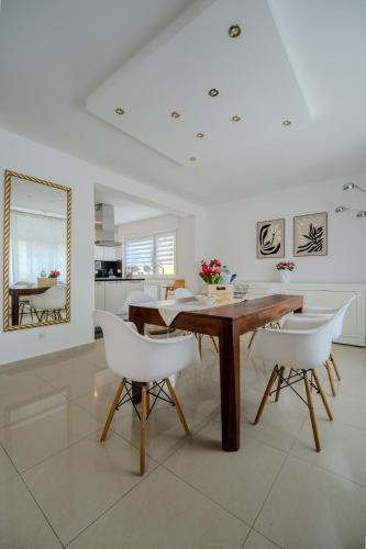 Obertshausen Apartment | Moderne 3 Zimmer Wohnung nur 20 min von Frankfurter Flughafen und Zentrum