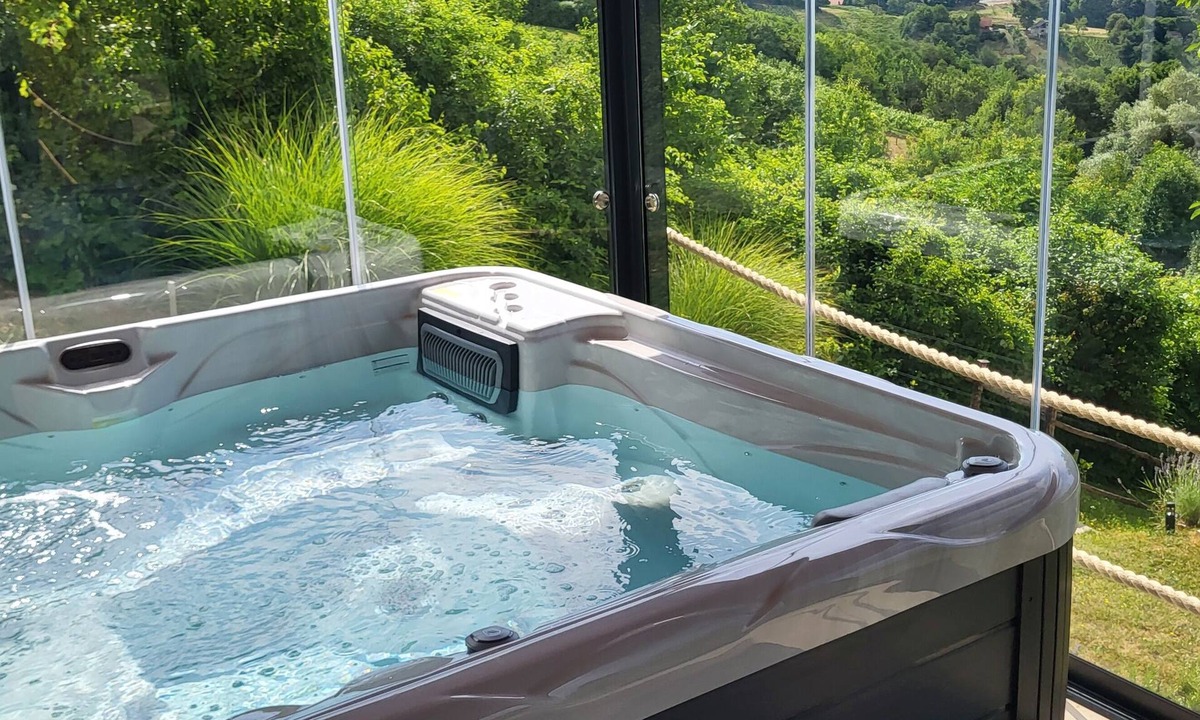 Breznik Plesivicki House | Mountain Villa Carin - New 4BR Home in Nature with Jacuzzi & Panoramic Views