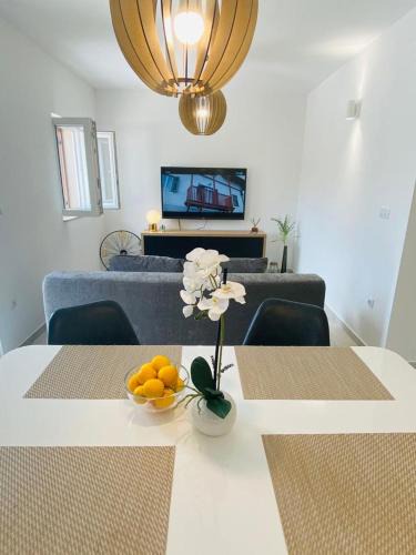 Stomorska Apartment | New Apartment with panoramic view