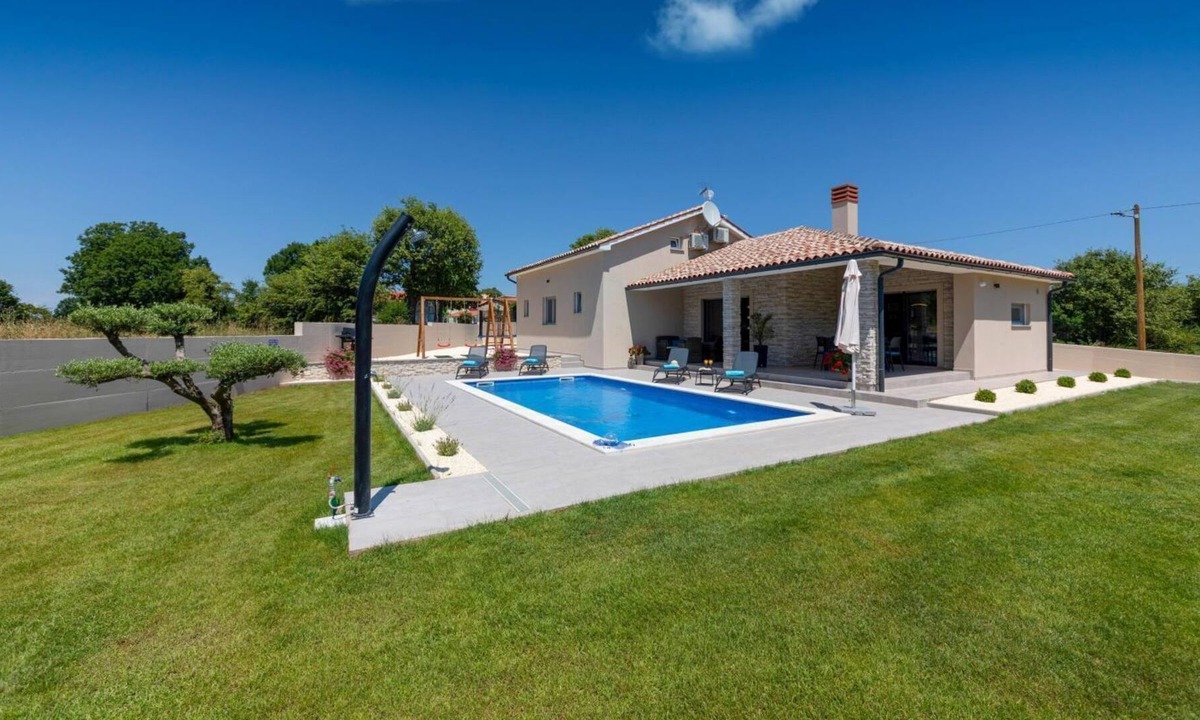 Belavici Villa | Newly built single storey home in the quiet village Belavići