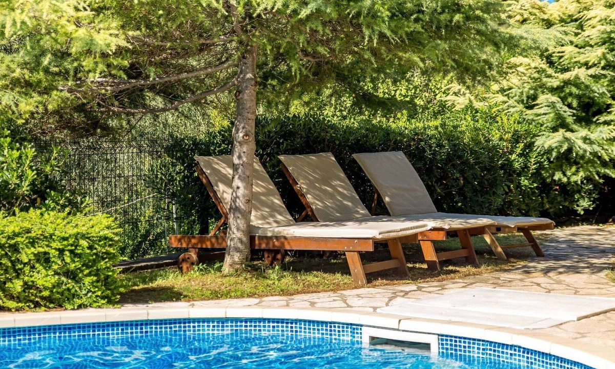 Banjol Apartment | Nice apartment for 4 people with WIFI, pool, A/C, TV and terrace