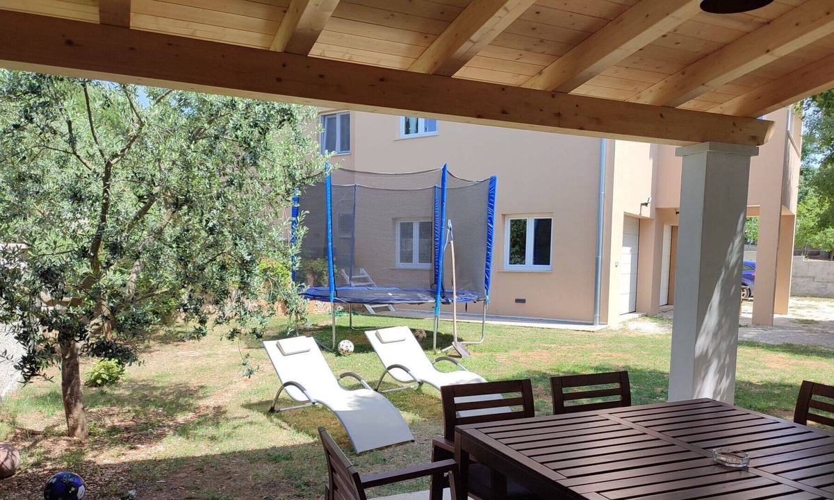 Belavici Apartment | Nice apartment for 8 guests with WIFI, A/C, TV, terrace, panoramic view and parking