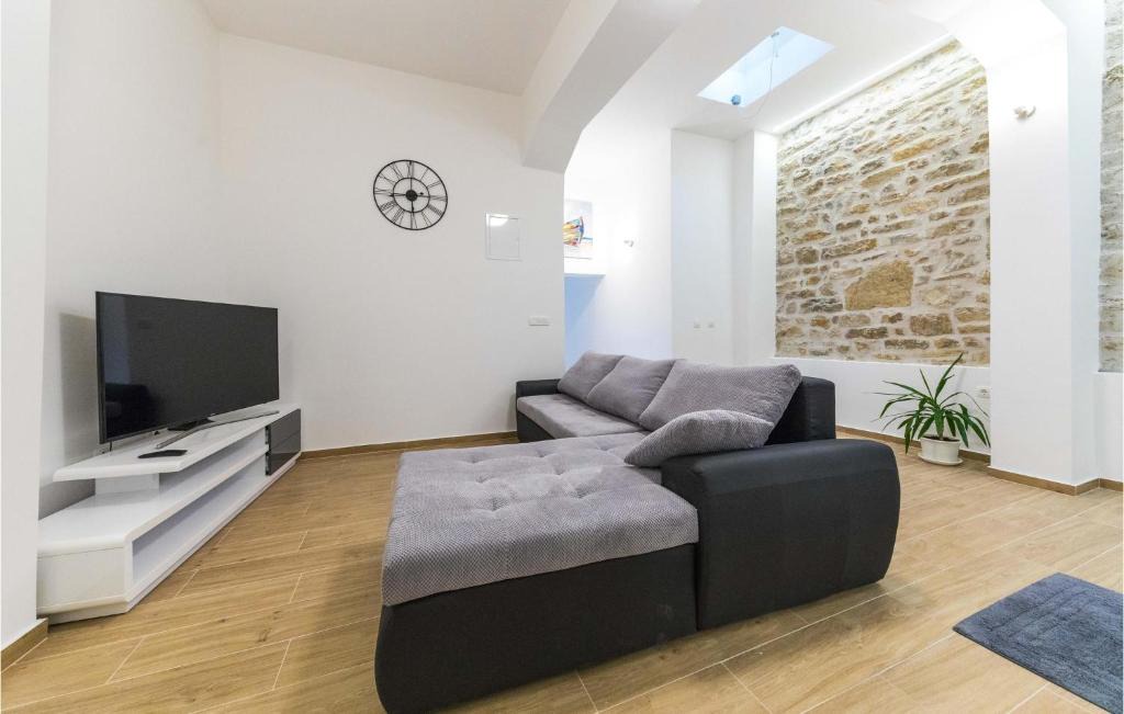 Kastel Sucurac Apartment | Nice Apartment In Kastel Sucurac With Wifi