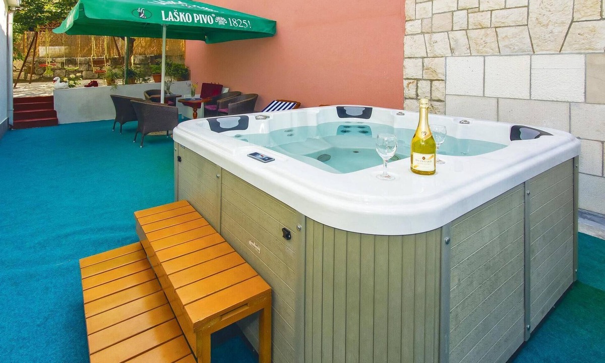 Ostrvica Apartment | Nice apartment in Ostrvica with WiFi