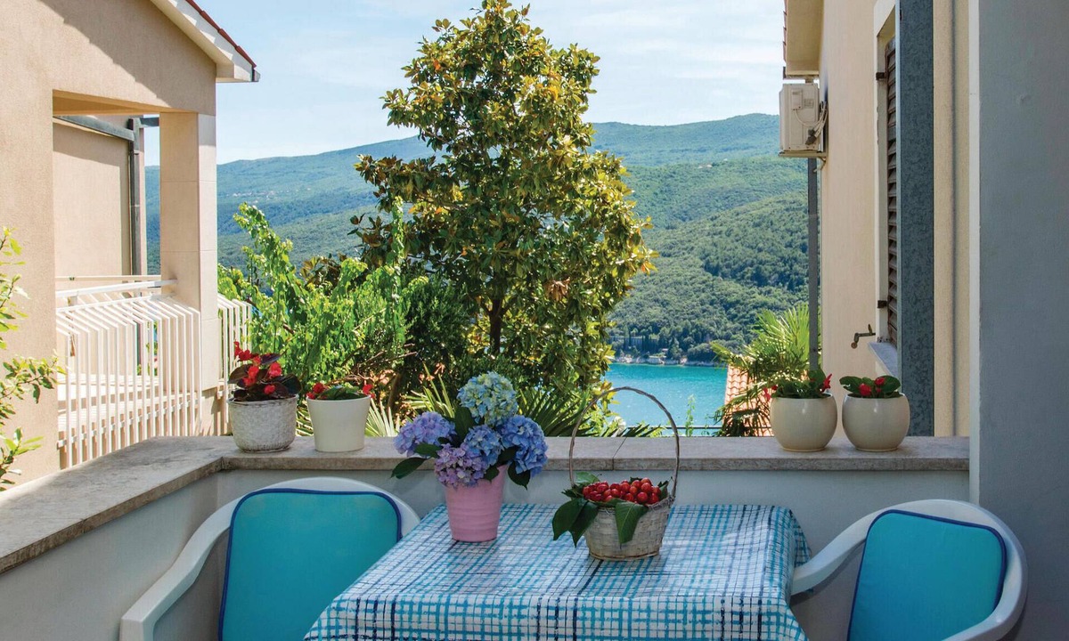 Rabac Apartment | Nice apartment in Rabac with WiFi