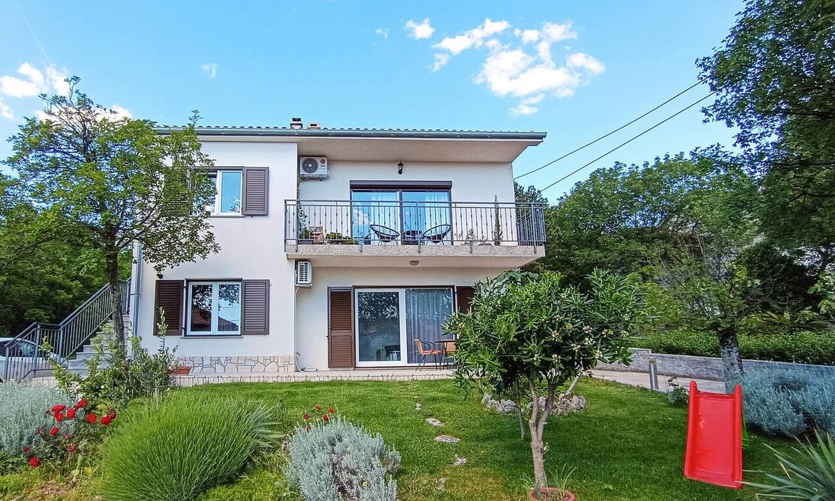 Smrika Apartment | Nice apartment in Smrika with WiFi