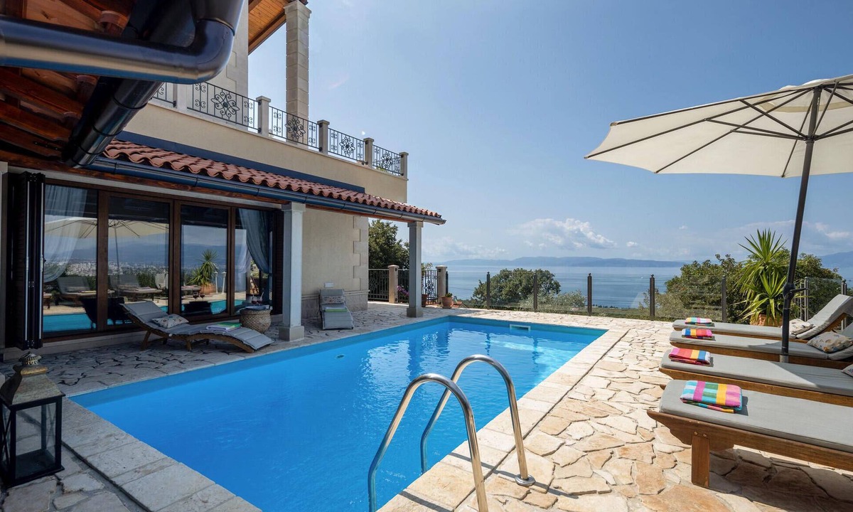 Kostrena House | Nice home in Kostrena with sauna