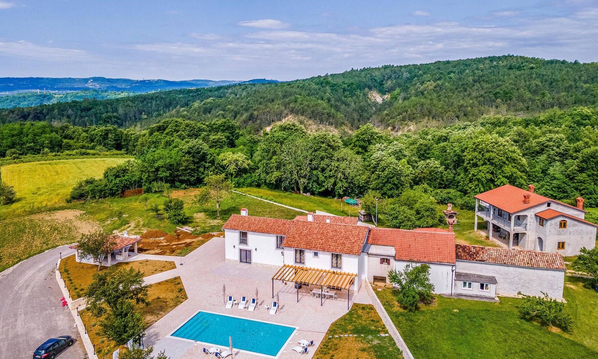 Krsan House | Nice home in Susnjevica with sauna